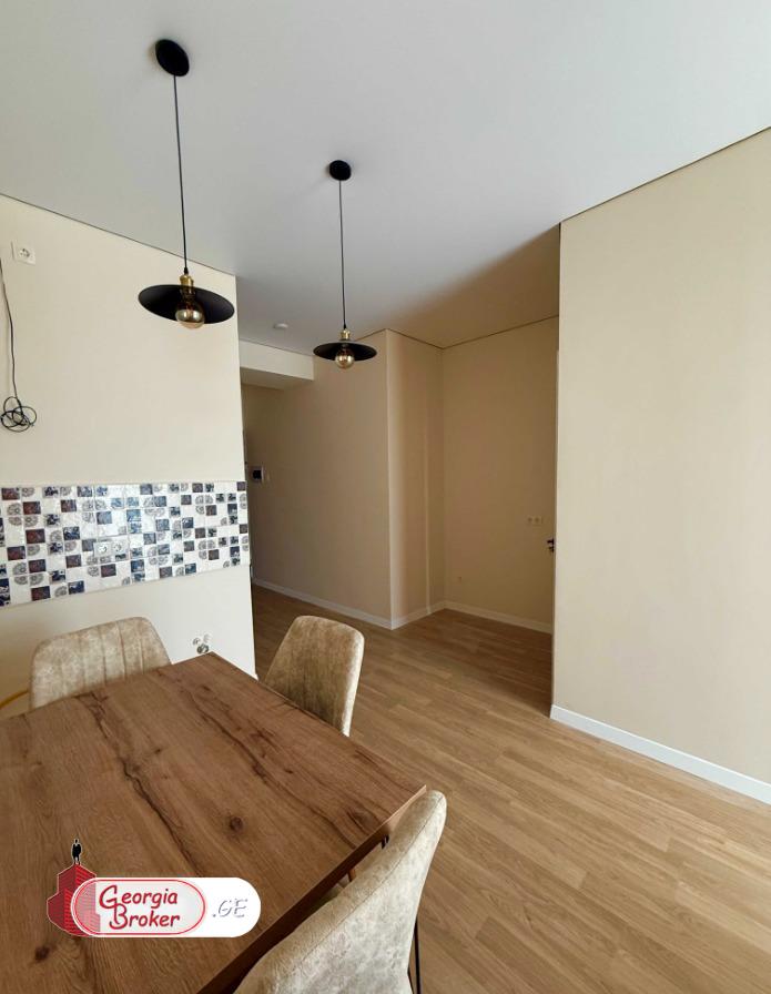 იყიდება ახალი გარემონტებული 2 ოთახიანი ბინა